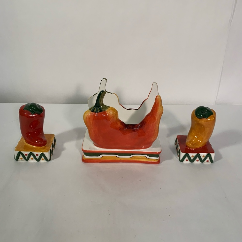 Clay Art Ceramic Chili Pepper Salt and Pepper Shakers Napkin Holder Vintage
